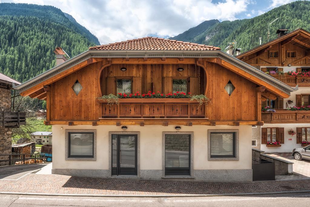 Casa Elena Apartment Rabbi Bagian luar foto